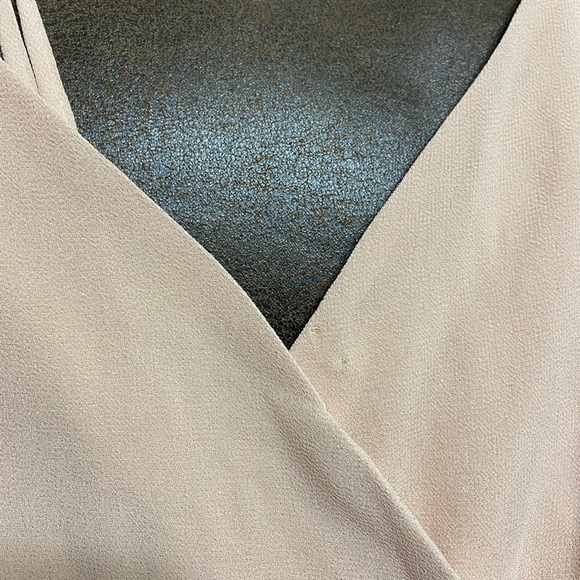 Lulus blush pink dress. Worn once for wedding. - Picture 4 of 4